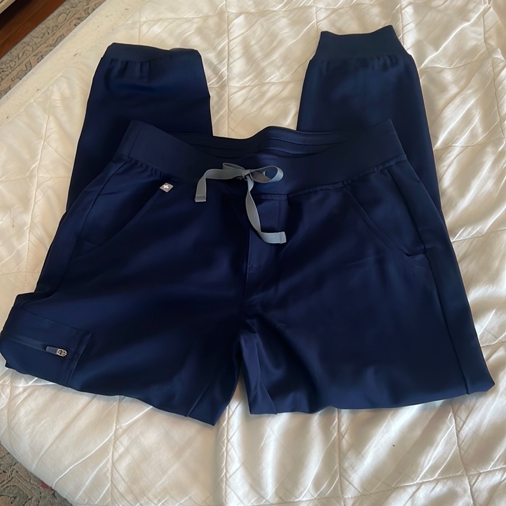 Navy jogger scrub bottoms. Size small.
